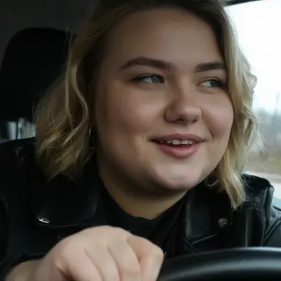 Юлиана, 25